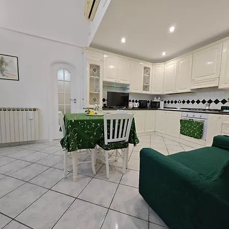 Umberto's - Relax And Comfort On The Amalfi Coast - ミノーリ